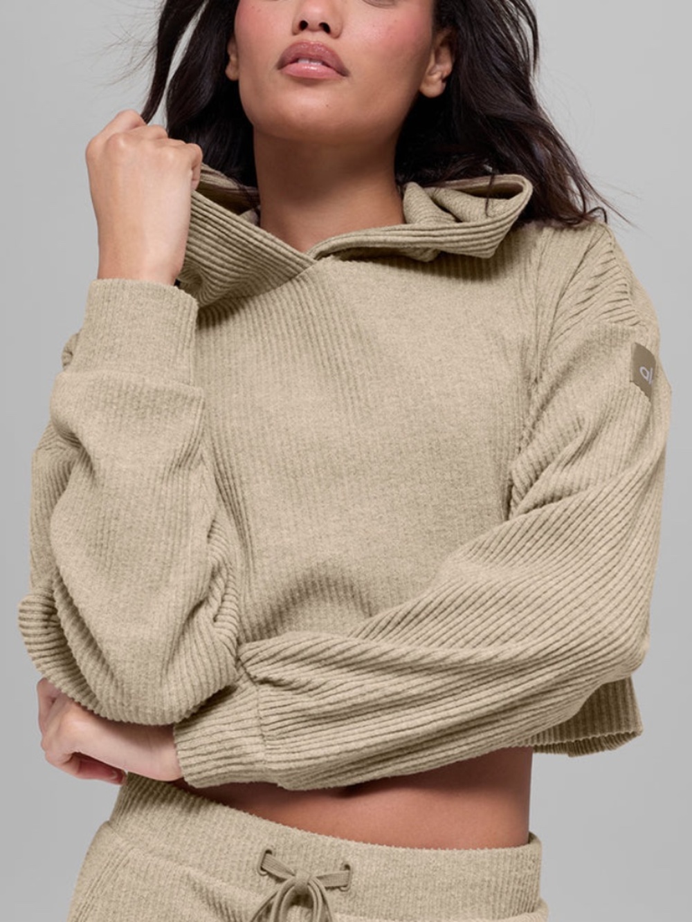 Alo Muse Ribbed Plush Cropped Hoodie Sweatshirt, Gravel Heather (Tan), Size M